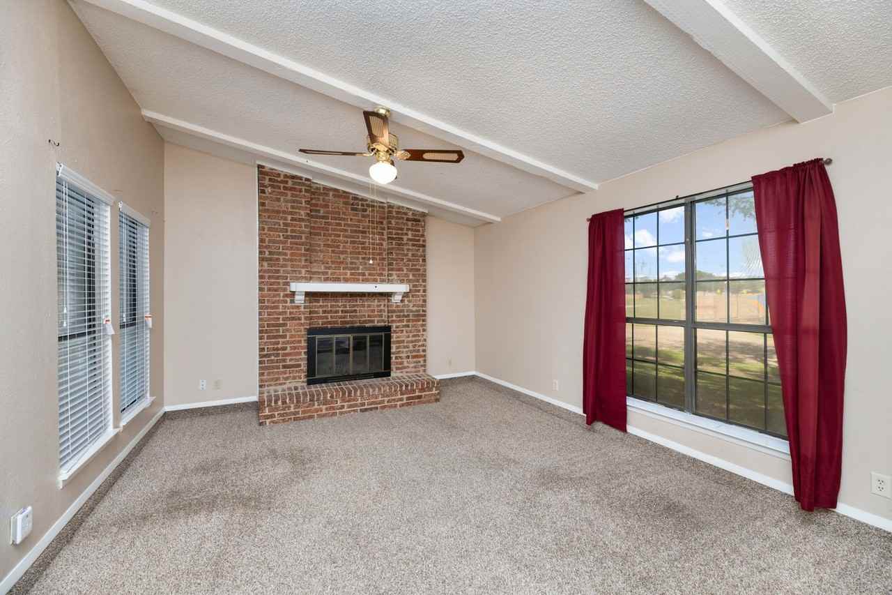 416 Lincoln Dr - Photo 6 of 34