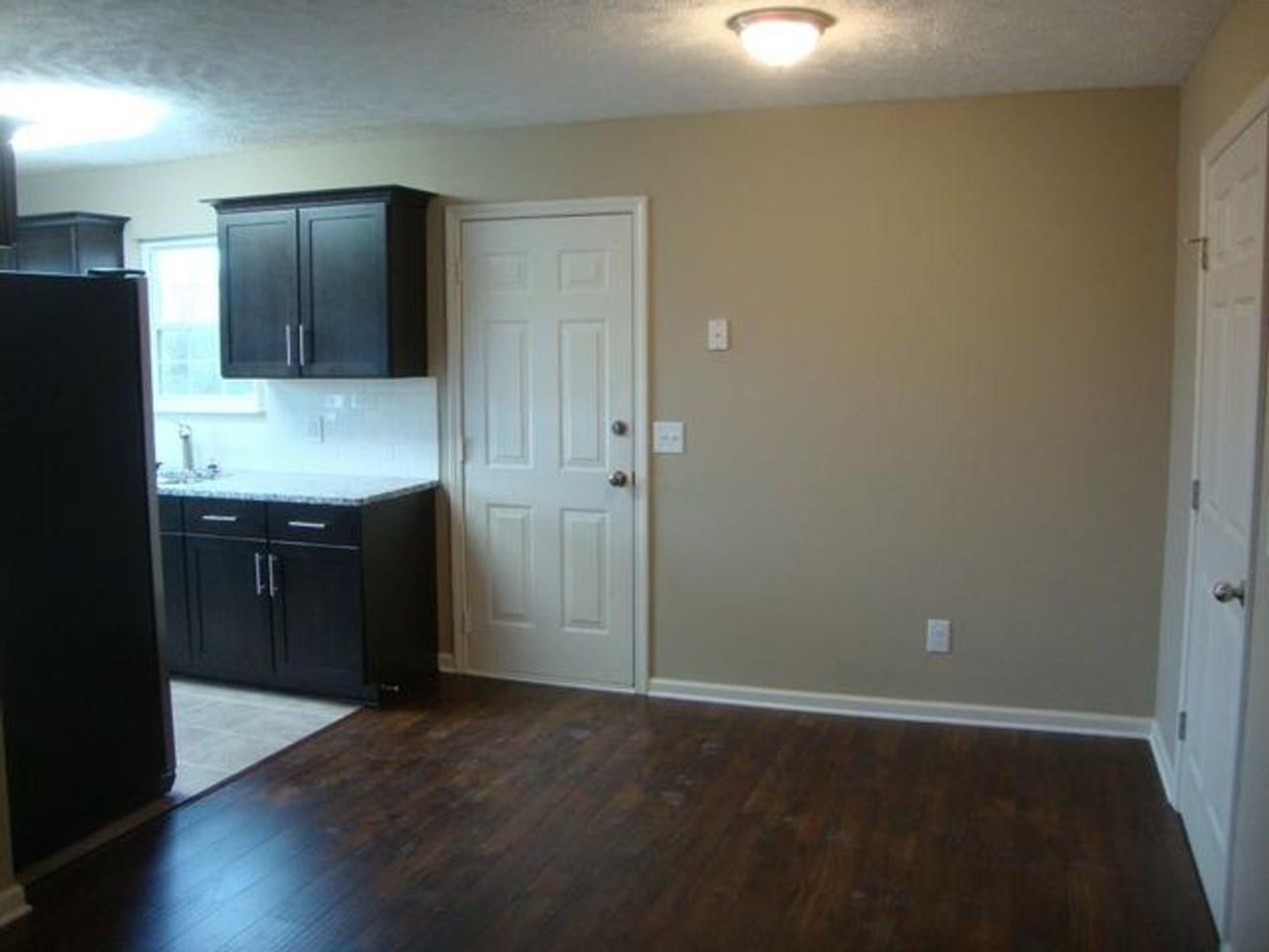 103 Jericho St - Photo 5 of 12
