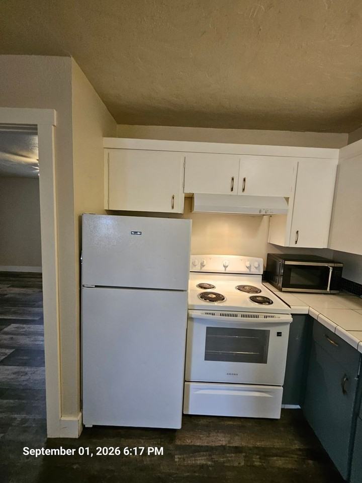 130 Ne 6th St - Photo 3 of 5
