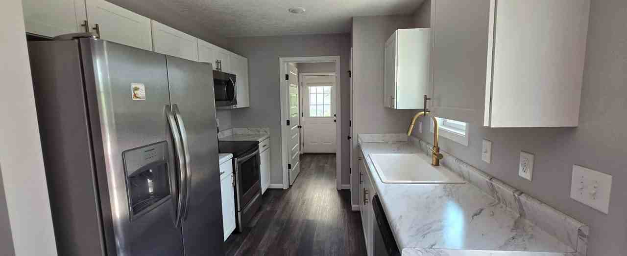 85 Mary Dr - Photo 5 of 16
