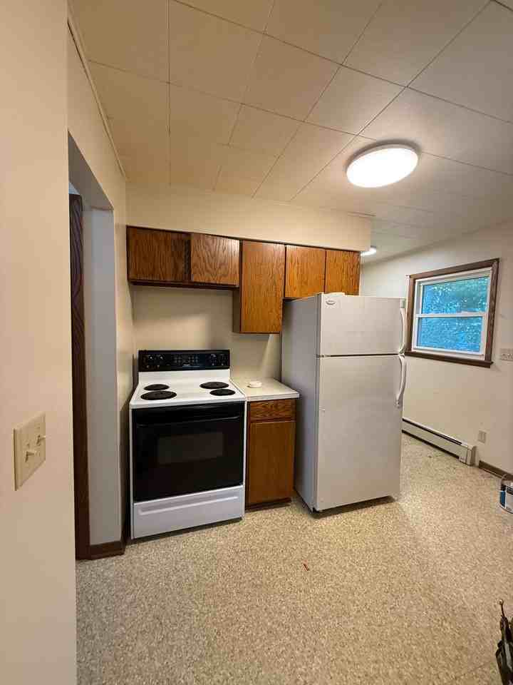 1816 1/2 10th St E - Photo 3 of 12
