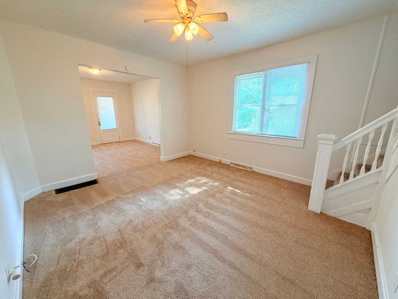 2346 Coyner Ave - Photo 7 of 16