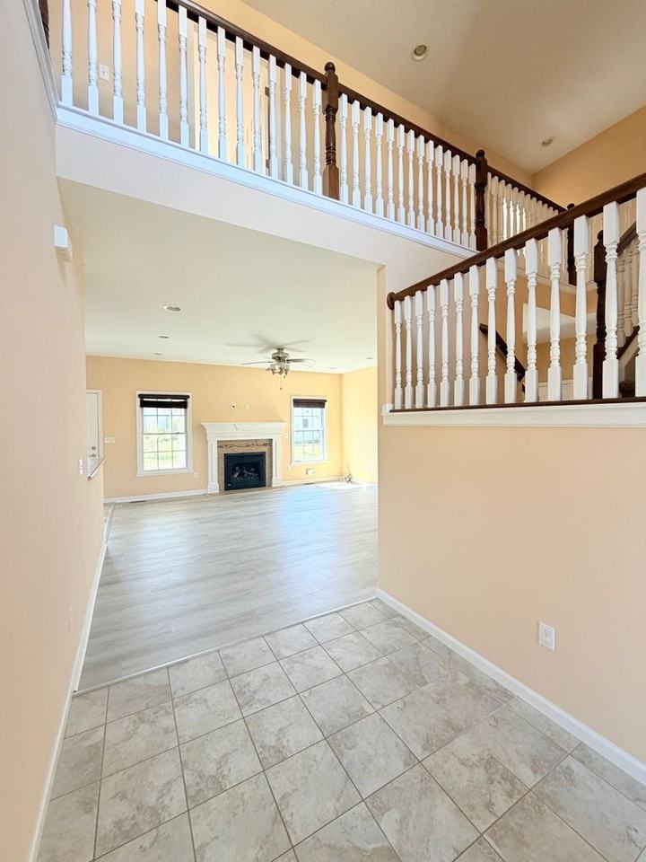 2073 Pawnee Trl - Photo 3 of 38