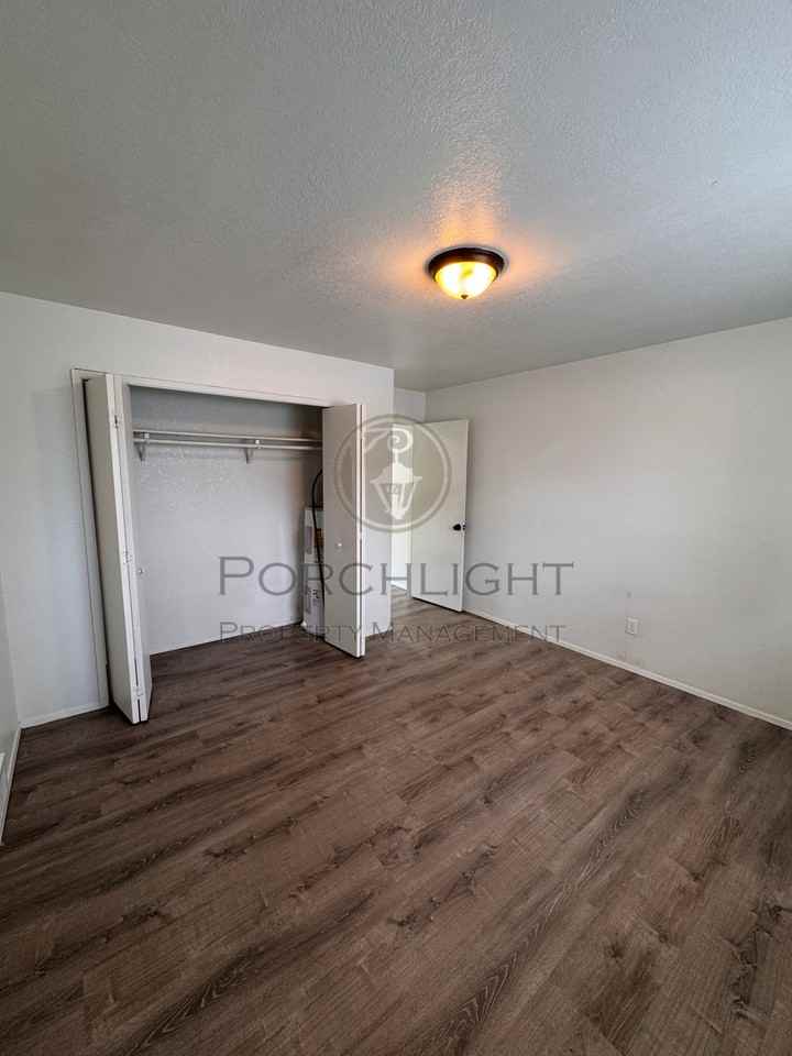 1313 Main St #D - Photo 4 of 8