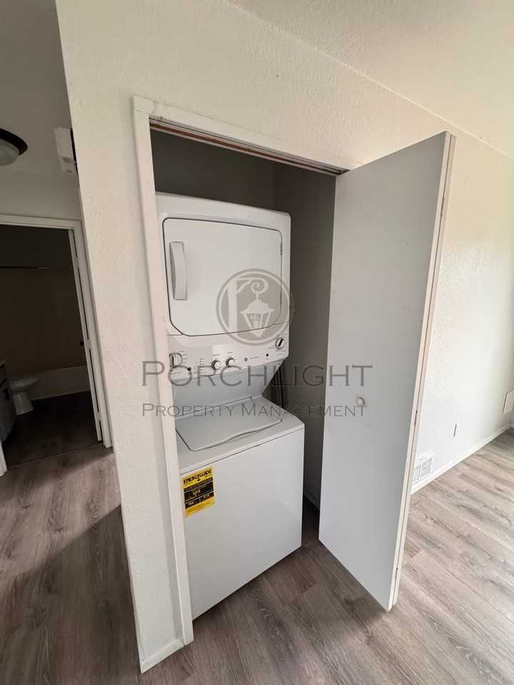 1313 Main St #D - Photo 7 of 8