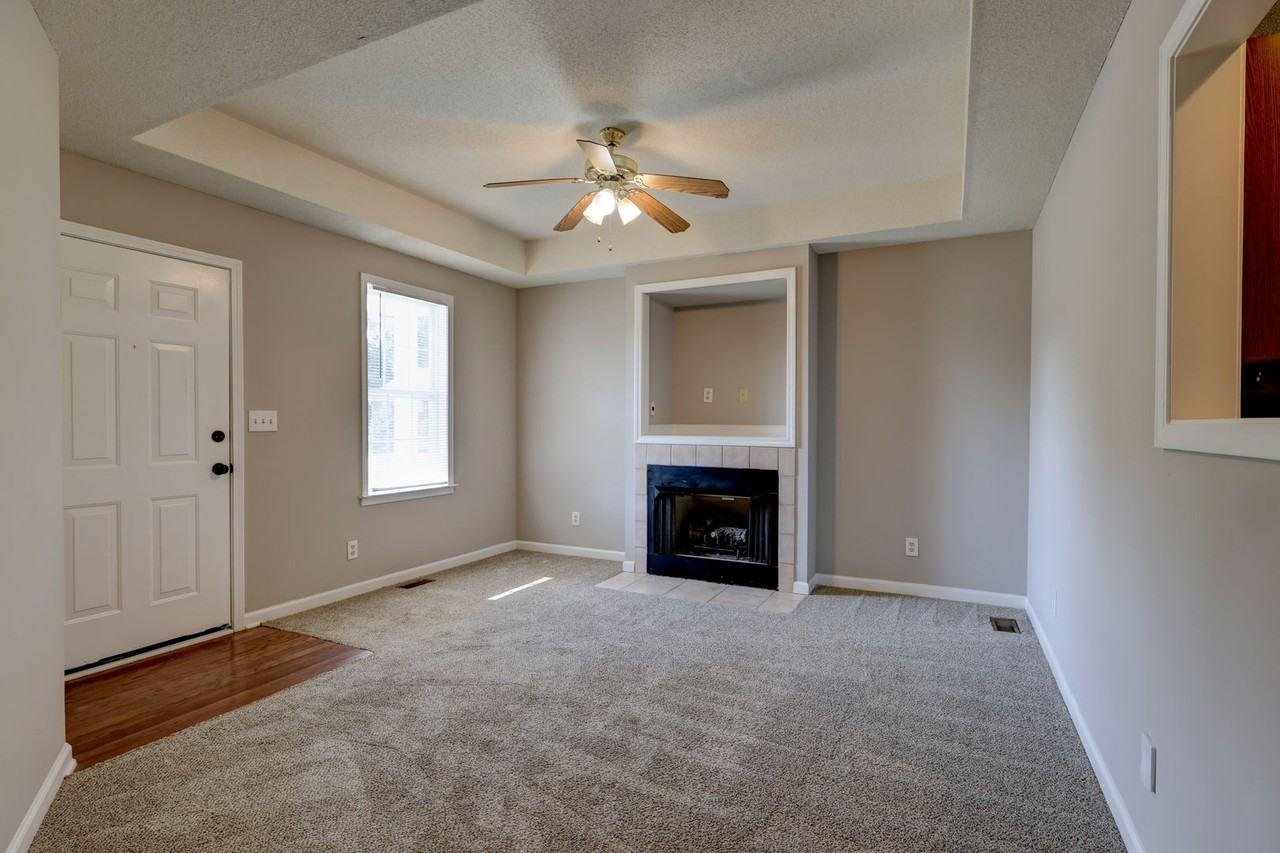 3169 Buckhorn Ct - Photo 2 of 12