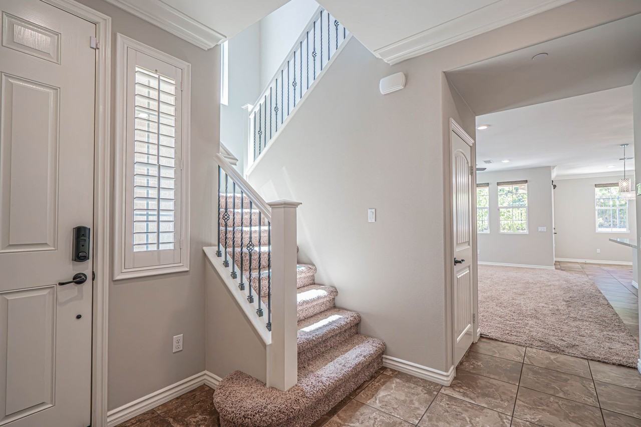 29052 N West Hills Dr - Photo 3 of 36