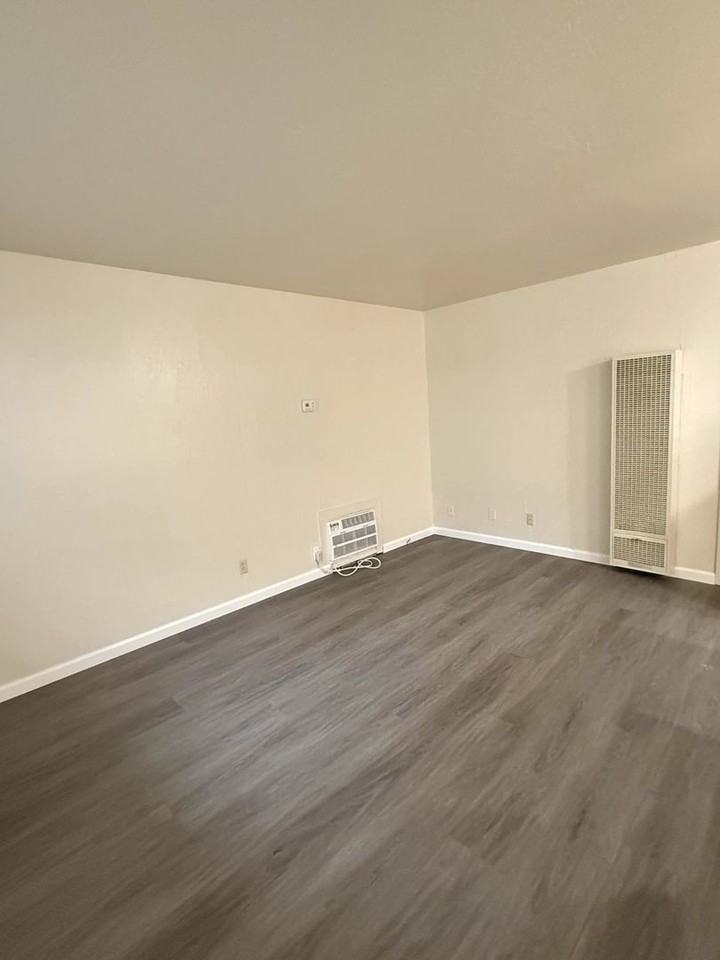 0753 - 216 W Sac - Photo 2 of 21