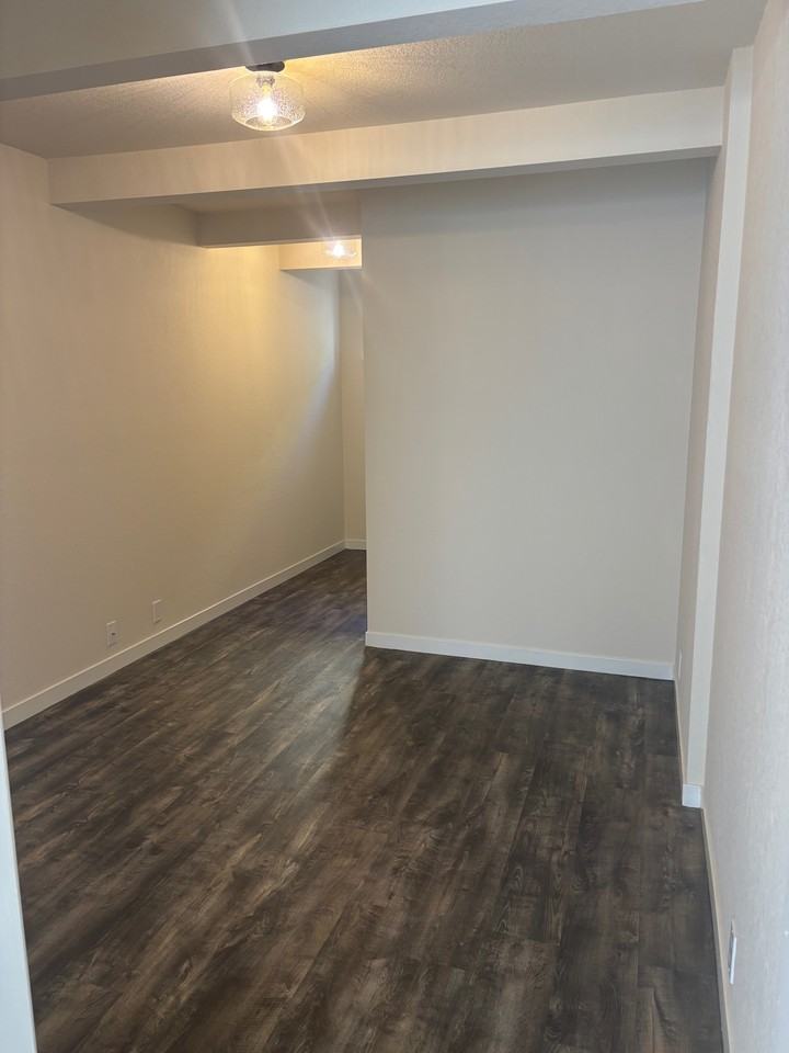574 Belden St #574 - Photo 6 of 9