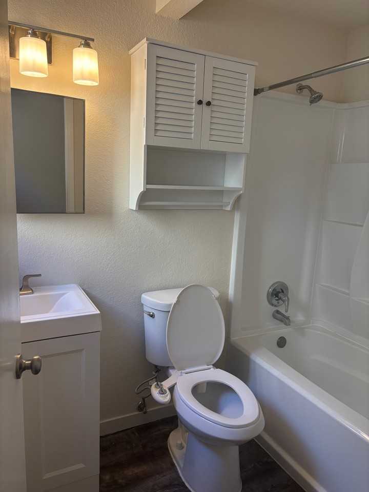 574 Belden St #574 - Photo 7 of 9