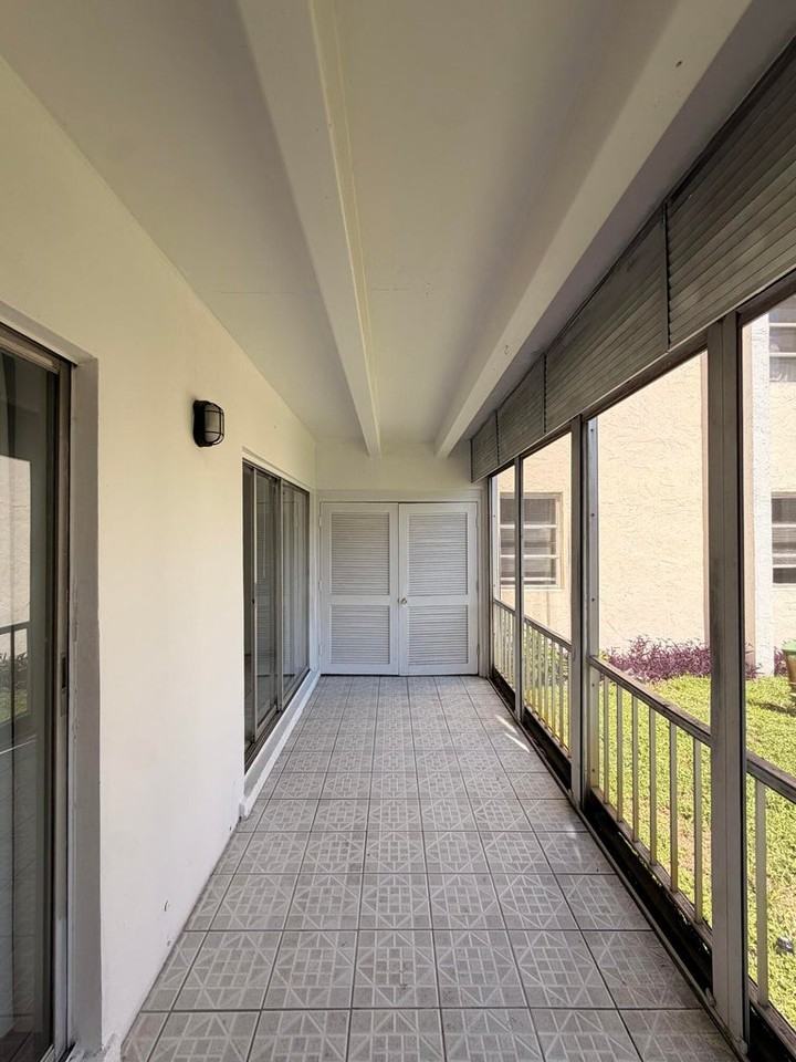 618 Northwest 13th Street - Photo 5 of 6