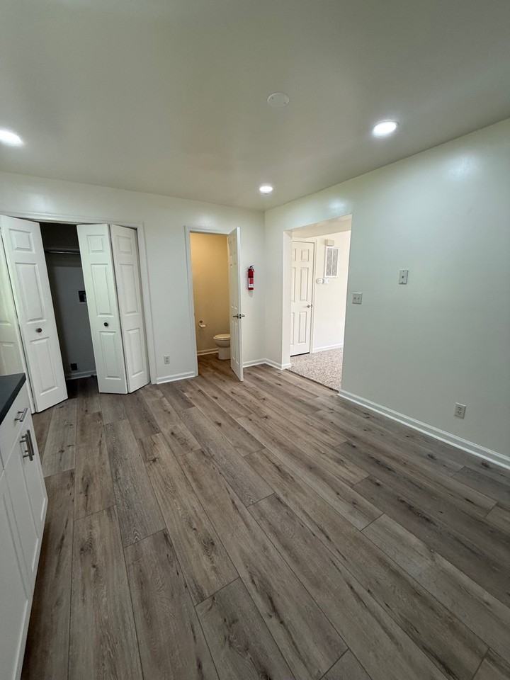 503 Fairfield St #503 - Photo 2 of 25