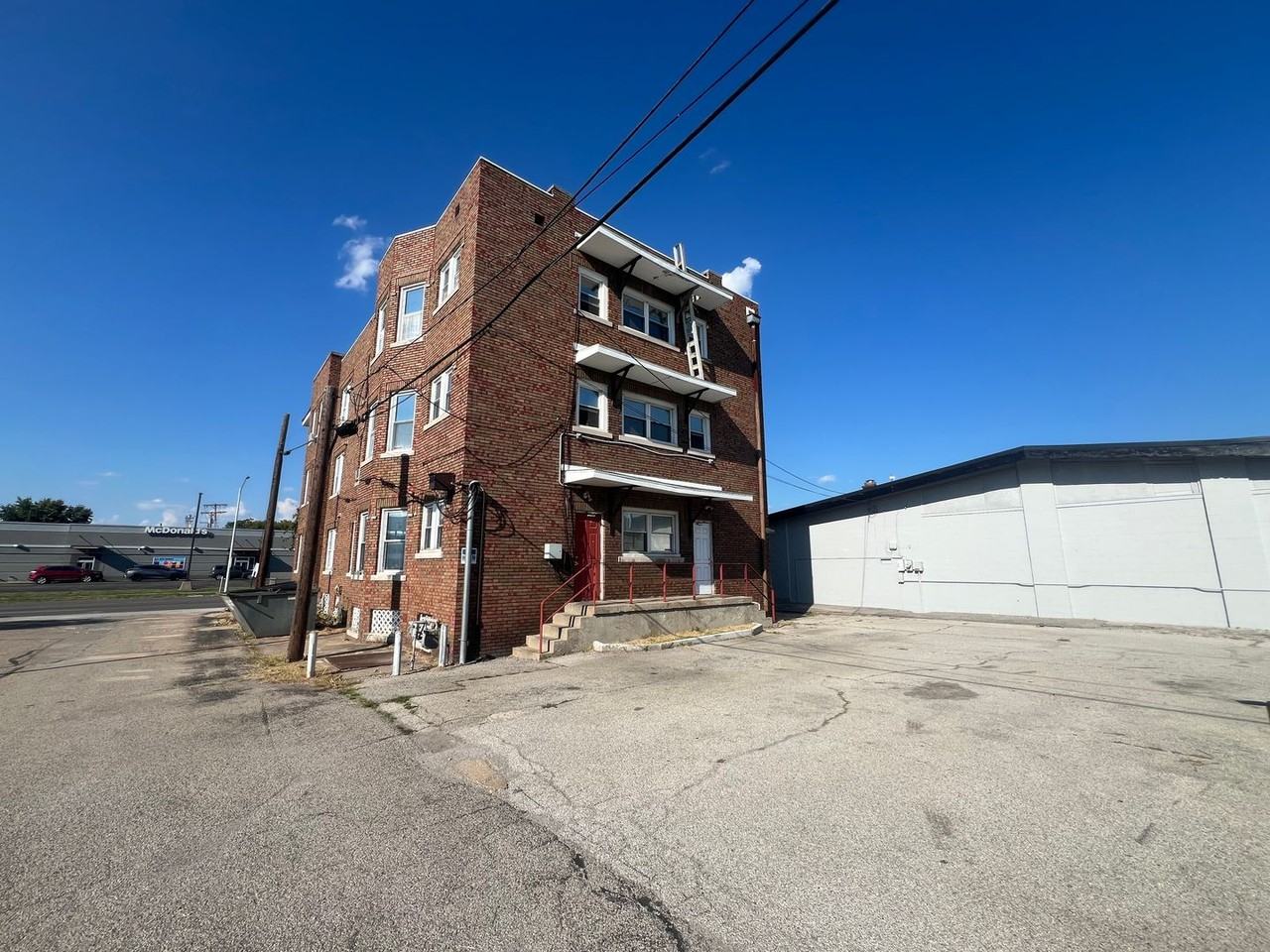 524 S Grand Ave E - Photo 6 of 6