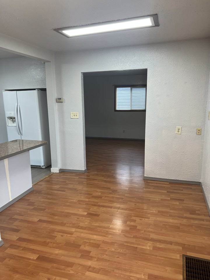 5626 Ne Mason St #1 - Photo 5 of 21