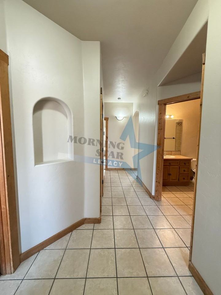 3008 Escenico Ct - Photo 4 of 36