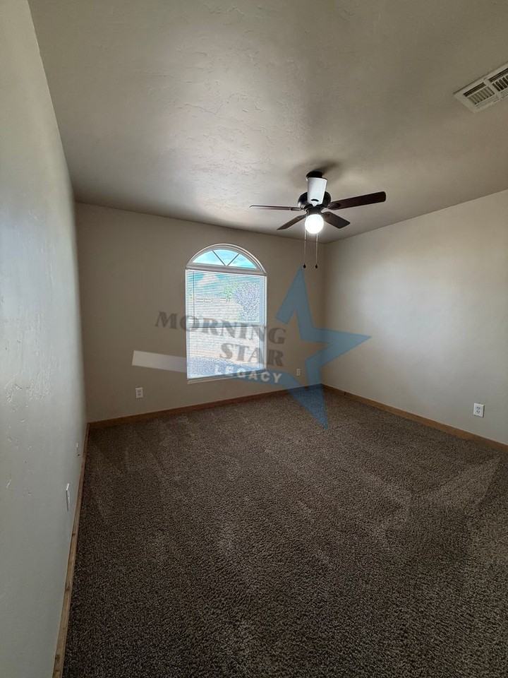 3008 Escenico Ct - Photo 5 of 36