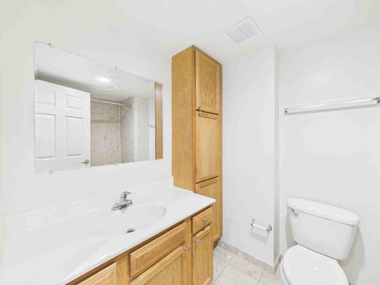 1600 Chestnut St - Photo 6 of 17