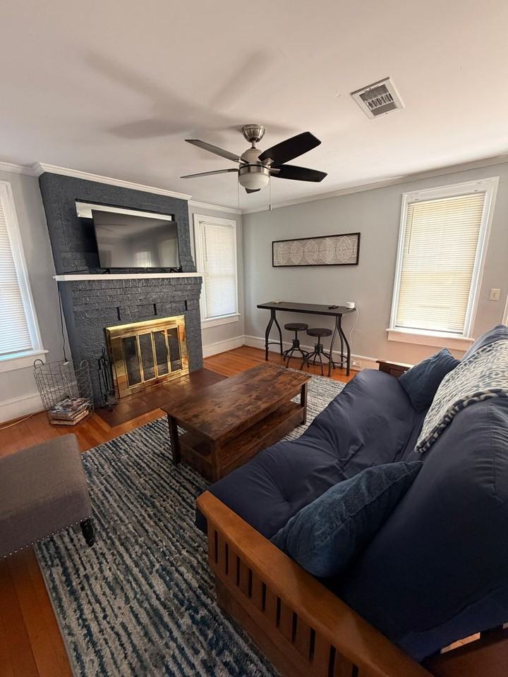 22 W Earle Street - Photo 2 of 15