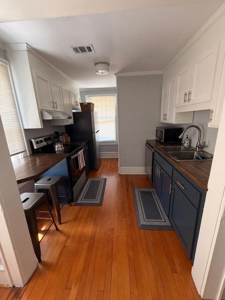 22 W Earle Street - Photo 4 of 15