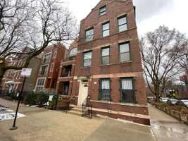 featured image of 2301 N Leavitt St #1F