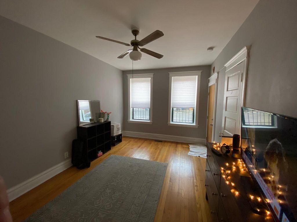 2301 N Leavitt St #1F - Photo 2 of 9