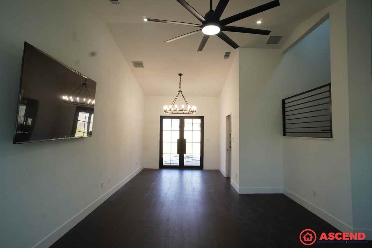11418 Jenlee Ave - Photo 5 of 24