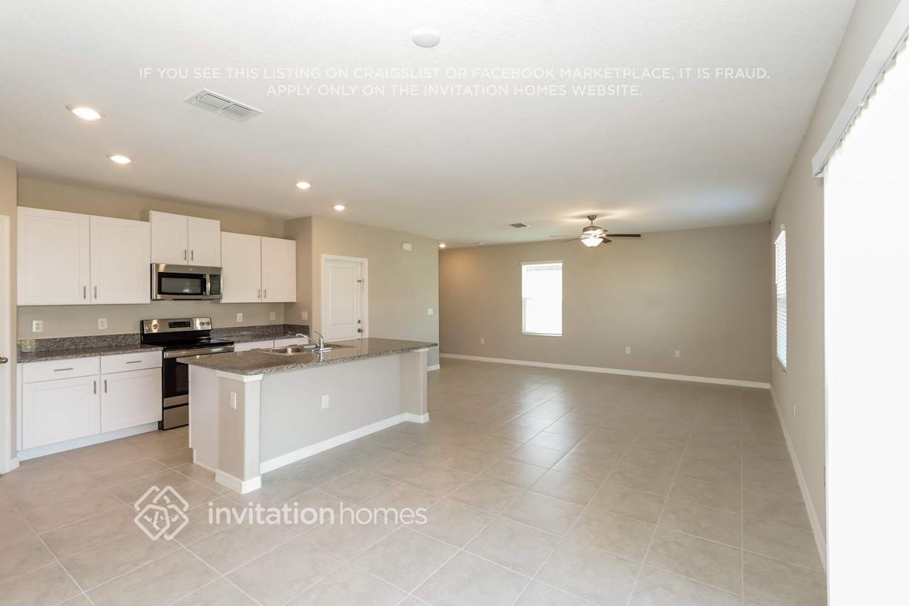 2262 Treesdale Ave - Photo 4 of 18