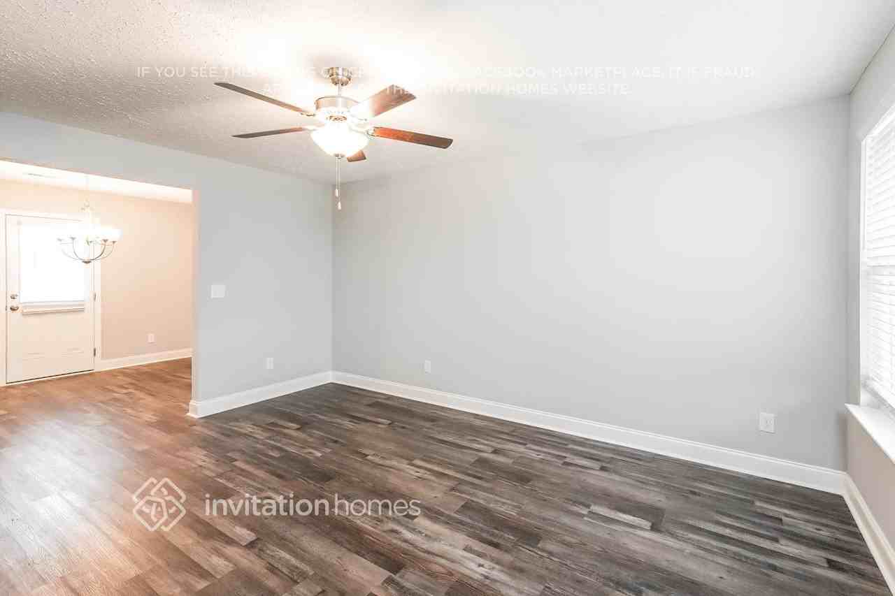 388 Green Hills Dr - Photo 3 of 16