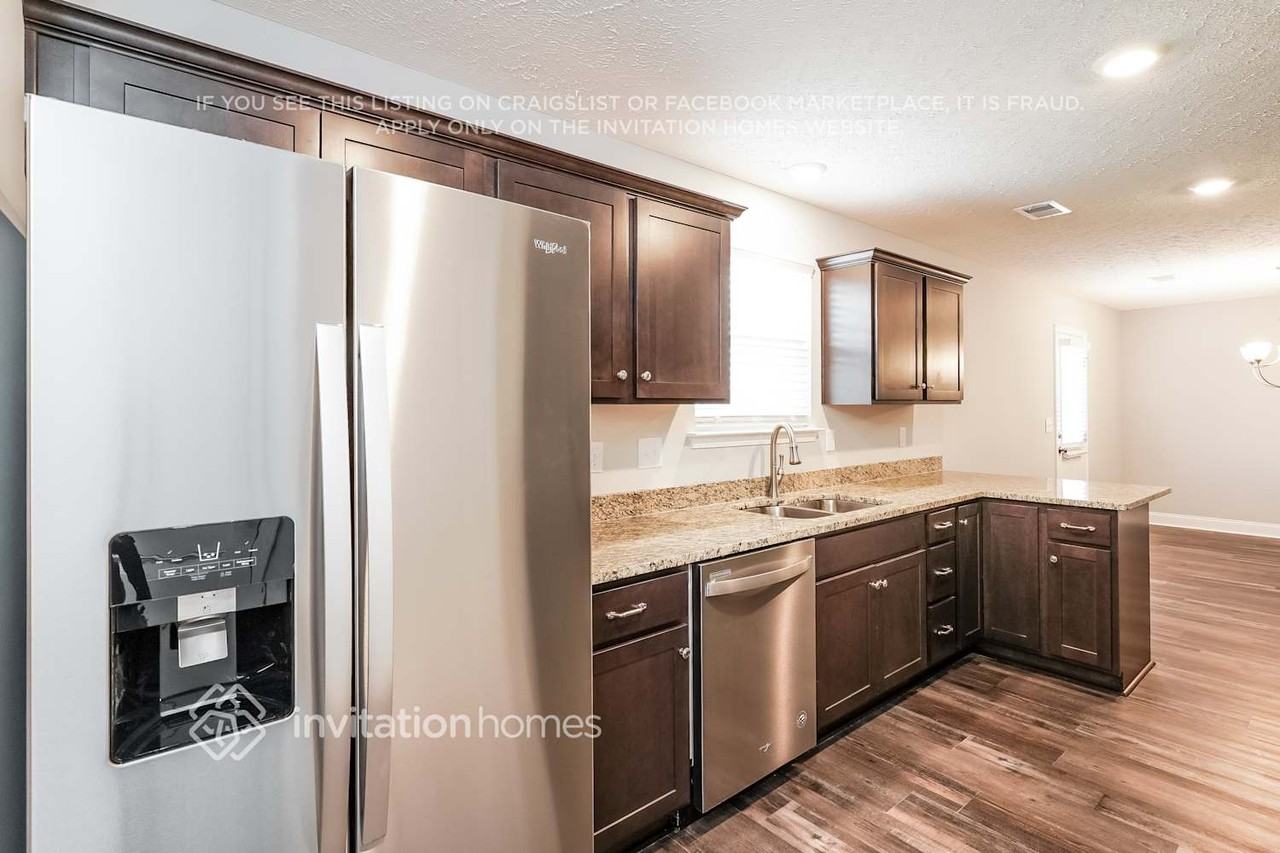 388 Green Hills Dr - Photo 6 of 16