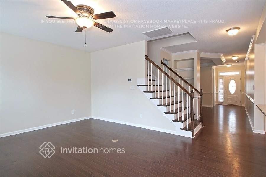 1004 Baybrook Dr - Photo 3 of 18
