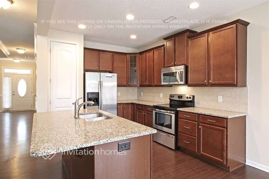 1004 Baybrook Dr - Photo 7 of 18