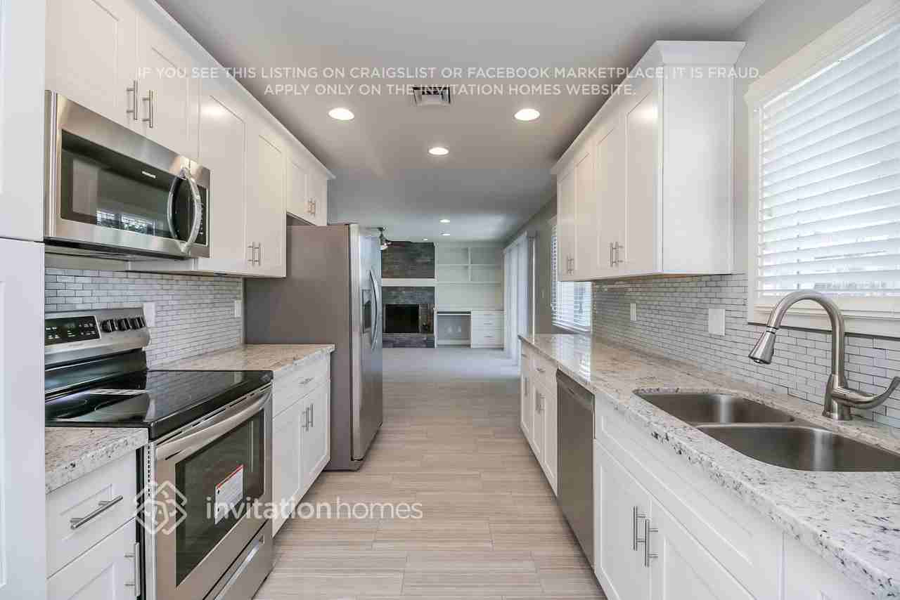 1140 E Malibu Dr - Photo 7 of 21