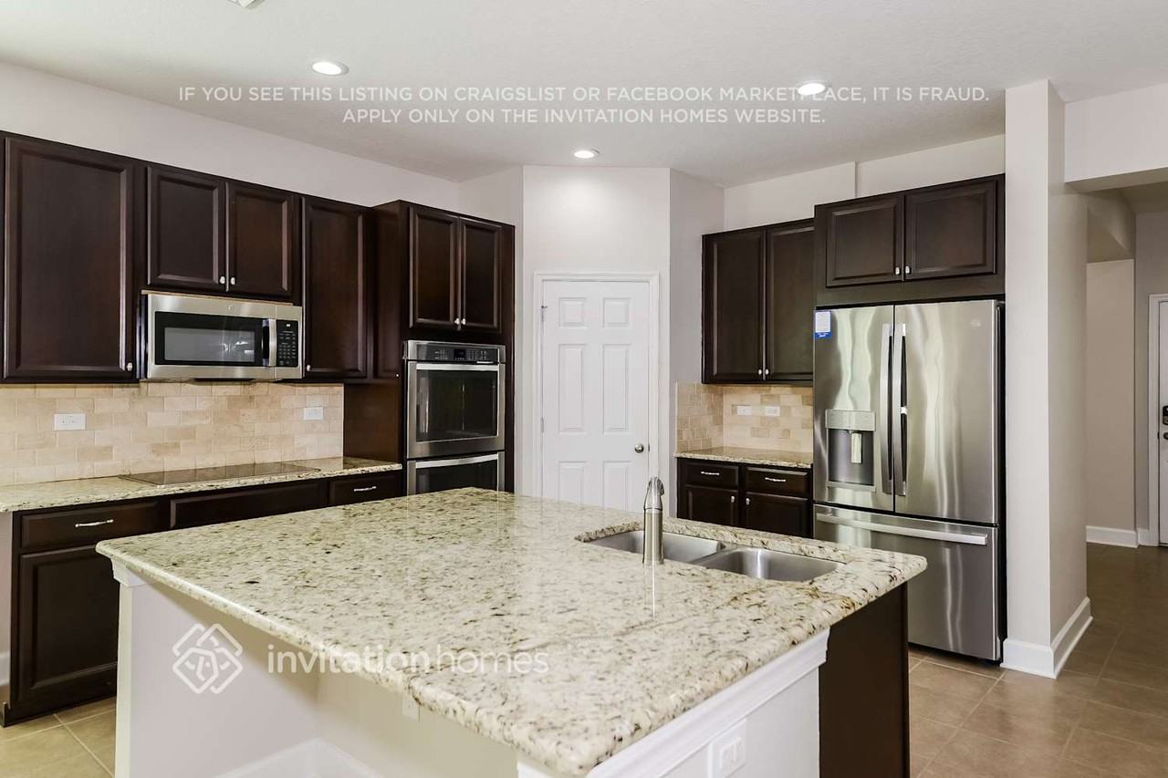 743 116th Ct Ne - Photo 6 of 17