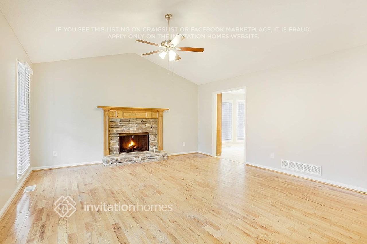 95 Summer Lake Cv - Photo 4 of 26