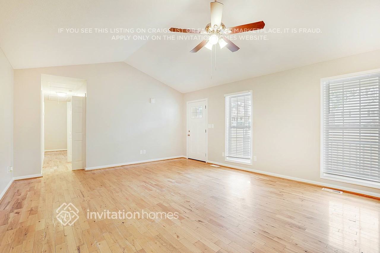 95 Summer Lake Cv - Photo 6 of 26
