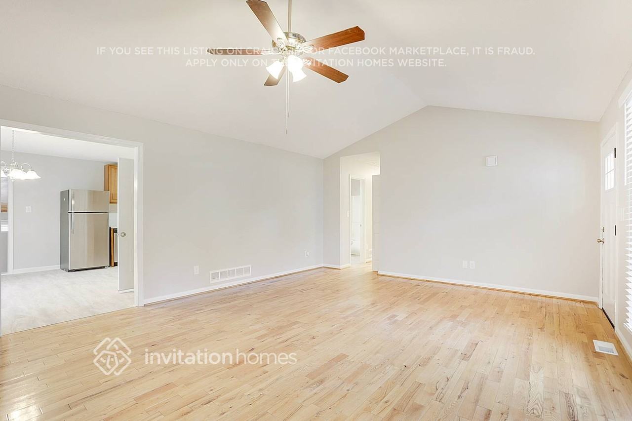 95 Summer Lake Cv - Photo 7 of 26