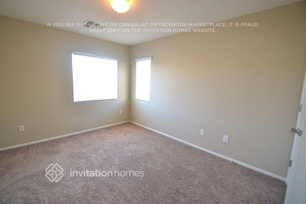 10527 Laurelwood Lake Ave - Photo 2 of 4