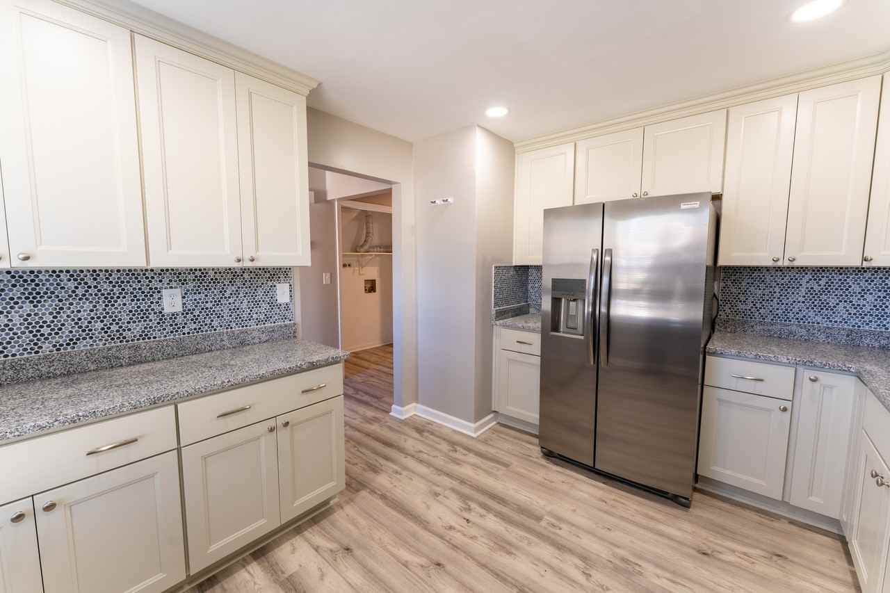 430 Peregrine St #1 - Photo 2 of 38