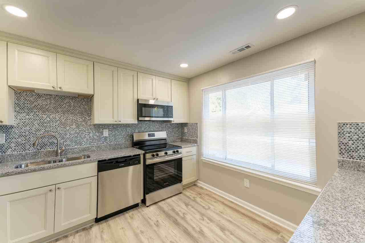 430 Peregrine St #1 - Photo 3 of 38
