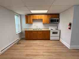 featured image of 585 E Chestnut St