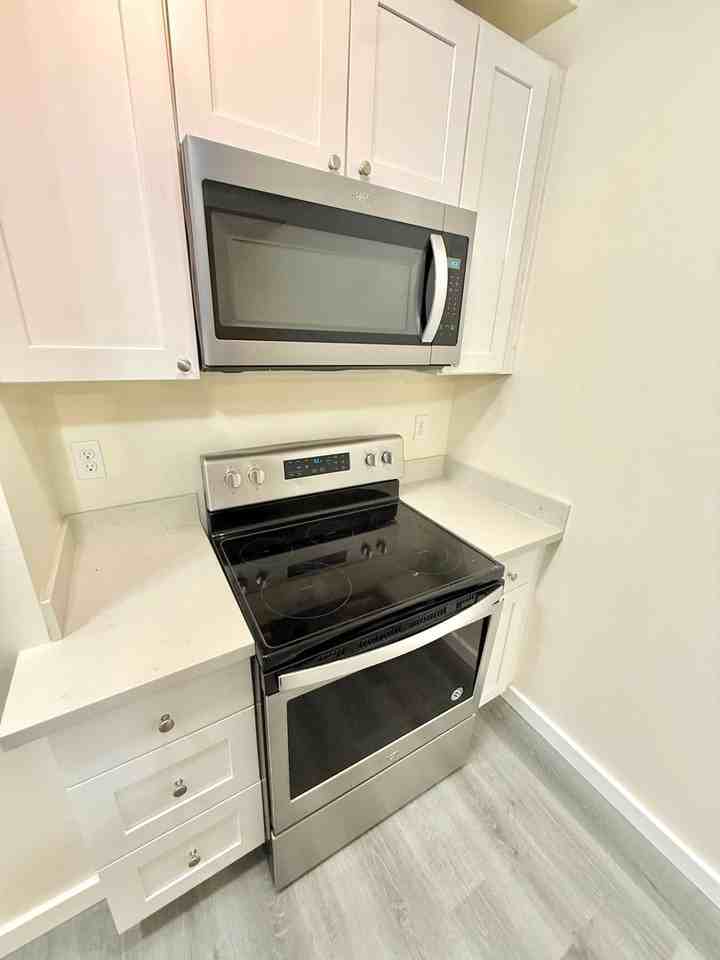 4259 8th Ave Ne #10 - Photo 5 of 34