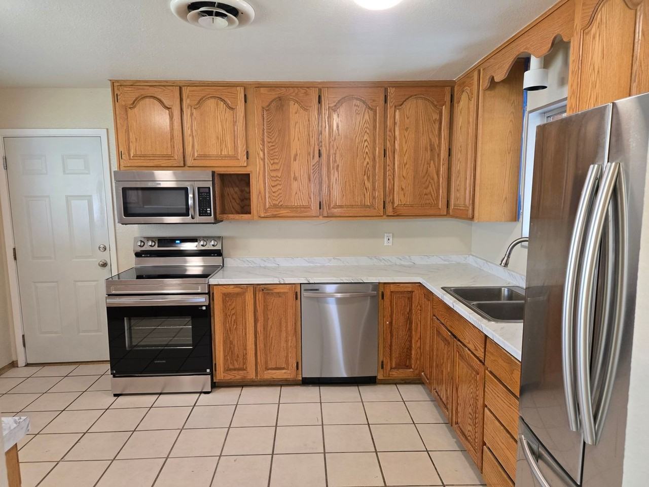 13410 Mountain View Ave Ne - Photo 4 of 28