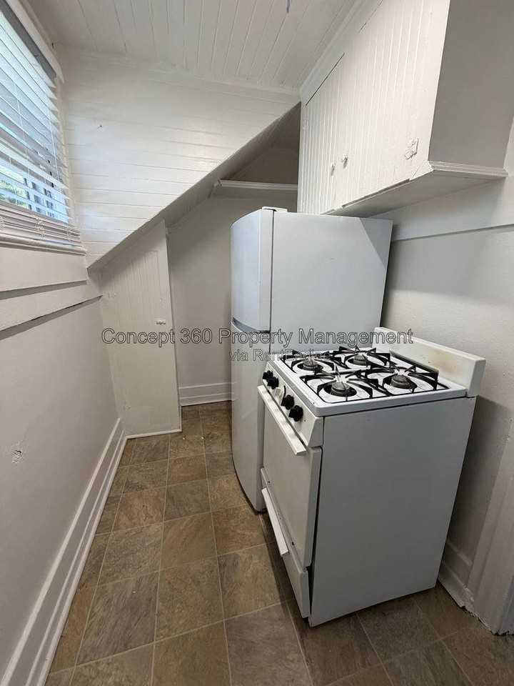 803 Magnolia Ave #1 - Photo 7 of 10