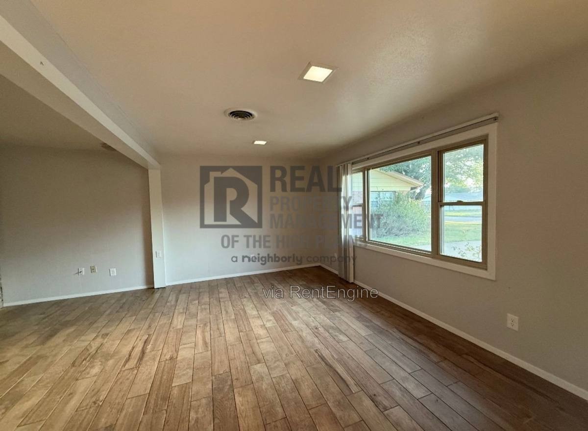 4426 Mesa Cir - Photo 3 of 10