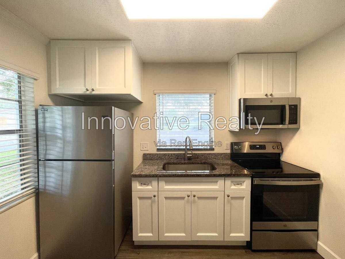 5226 Davisson Ave - Photo 4 of 16
