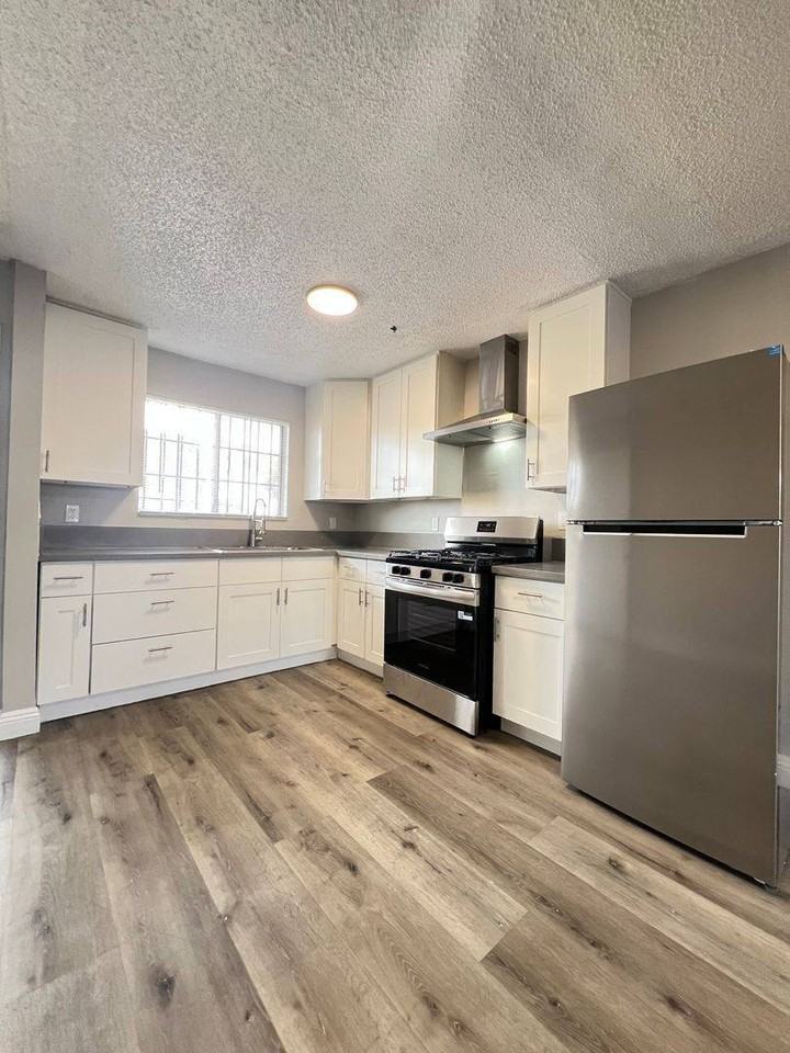 8307 S Figueroa St #C1 - Photo 6 of 9