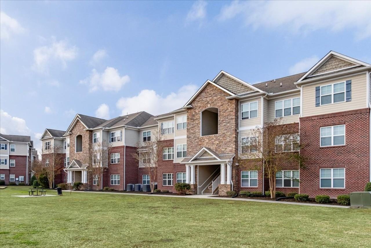 Liberty Pointe Luxury Apartments - Photo 3 of 27
