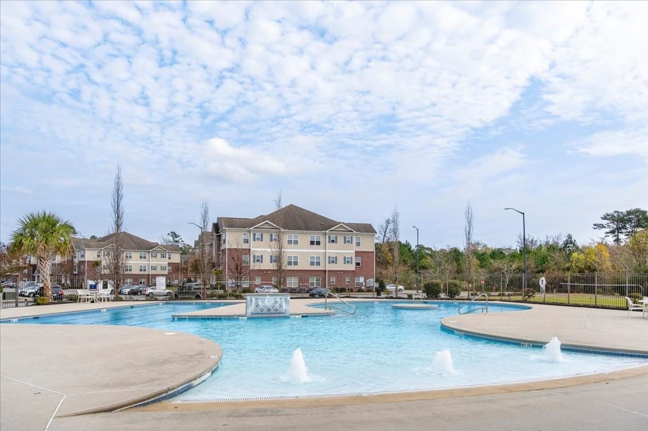 Liberty Pointe Luxury Apartments - Photo 7 of 27