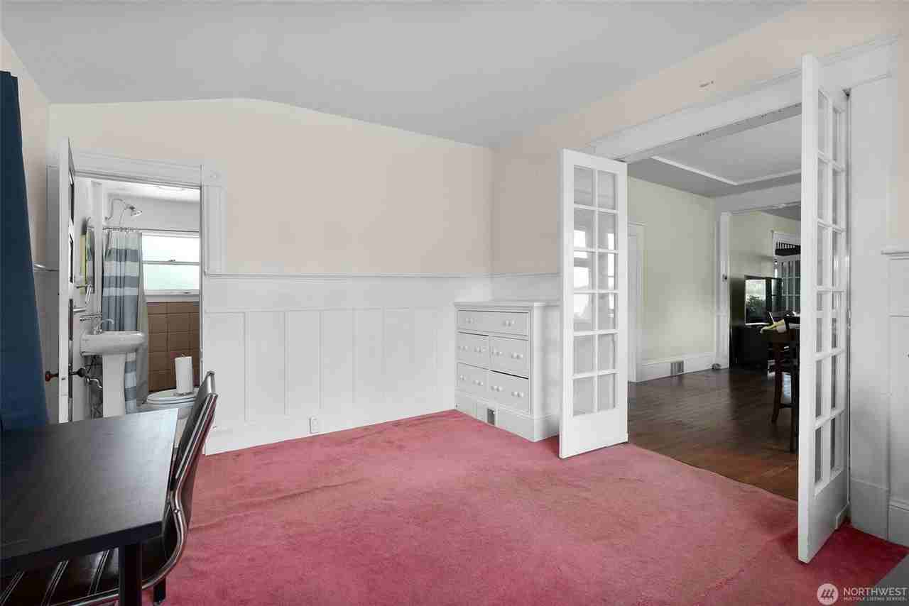 714 W 1st St #1 - Photo 4 of 19