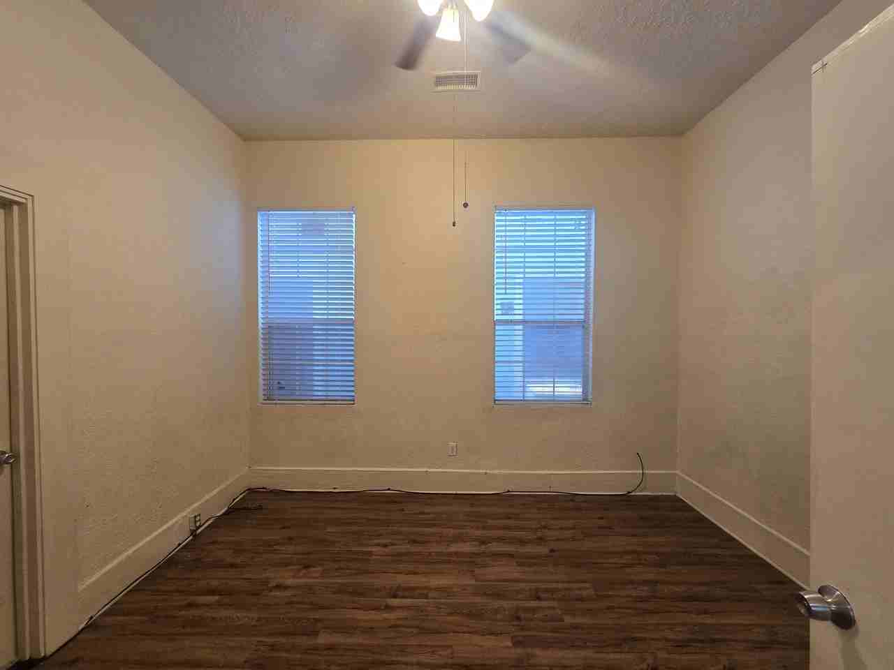 3523 Winnie St #1 - Photo 5 of 29
